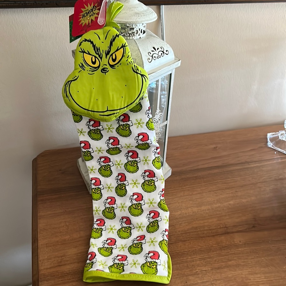 Grinch kitchen towel